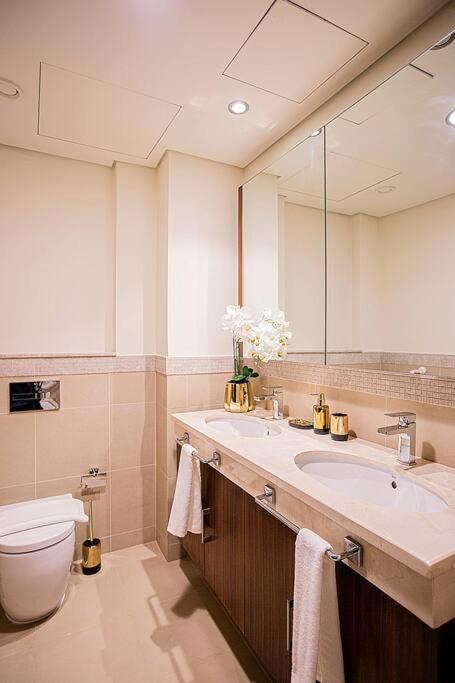 Magnificent 2 Bedroom With Stunning Burj Khalifa View ドバイ エクステリア 写真