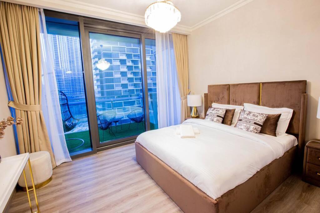 Magnificent 2 Bedroom With Stunning Burj Khalifa View ドバイ エクステリア 写真
